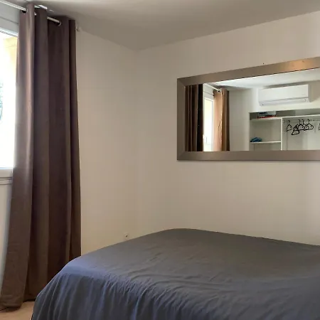 Apartment T2 30 M2 Avec Jardin Proche Des Plages *
