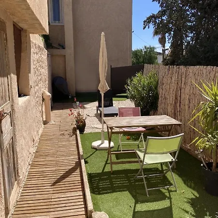 Apartment T2 30 M2 Avec Jardin Proche Des Plages *